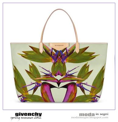 CHOOSE YOUR BAG: Céline Trapeze in Multicolor Calfskin Army Green VS Givenchy Antigona Tote in Paradise Birds printed canvas