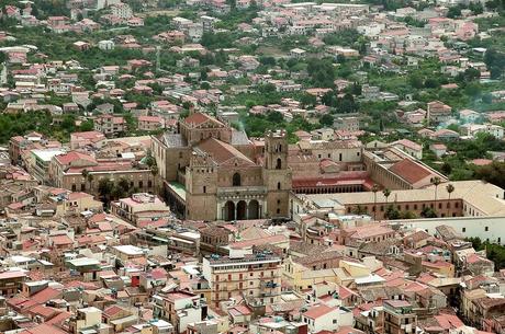 UNA DOMENICA AL CASTELLACCIO PER AMMIRARE LA CONCA D’ORO.