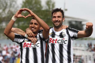 Novara-Juventus 0-4, Vucinic, Borriello e Vidal avvicinano i bianconeri allo scudetto