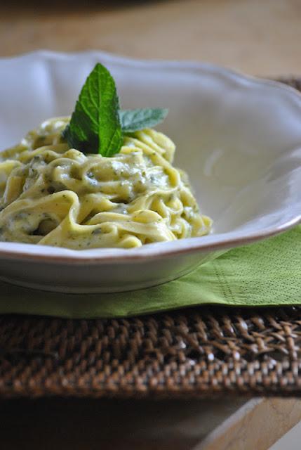 Fettuccine alla crema di zucchine e menta