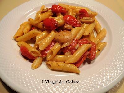 PENNE AI FUNGHI E POMODORINI