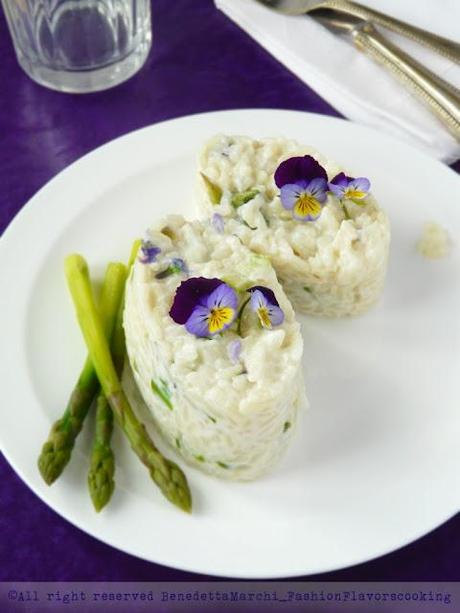 Risotto leggero con viole, asparagi e ricotta