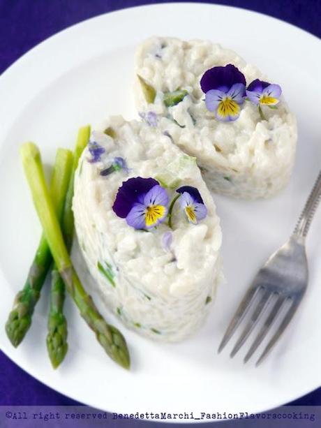 Risotto leggero con viole, asparagi e ricotta