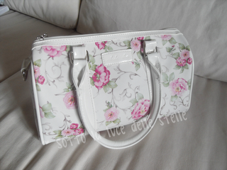 Moda - Oasap: Floral Print Padded Handle Cylinder Handbag