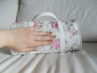 Moda - Oasap: Floral Print Padded Handle Cylinder Handbag