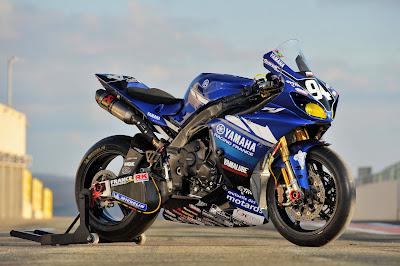 Yamaha YZF-R1 Team GMT94 2012