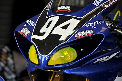 Yamaha YZF-R1 Team GMT94 2012