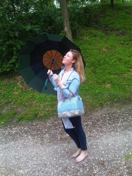 I'M SINGING IN THE RAIN....WITH MY CANDY!