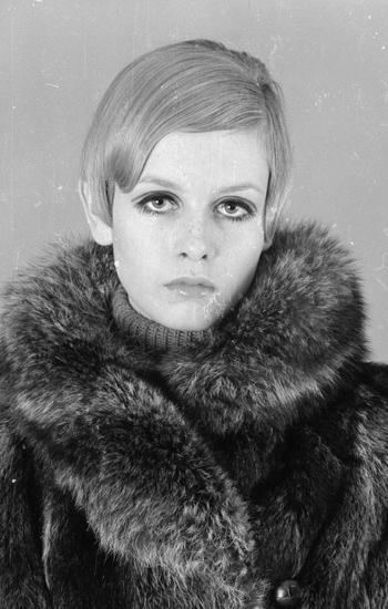 ANNI 60 TAGLI DI CAPELLI DONNA UOMO ACCONCIATURE MAKEUP TENDENZE MODA