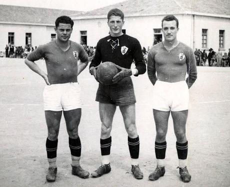 TAGLI CAPELLI ANNI 40 DONNA E UOMO ACCONCIATURE PETTINATURE STILE