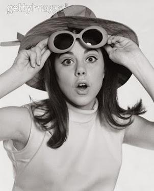 TAGLI CAPELLI ANNI 40 DONNA E UOMO ACCONCIATURE PETTINATURE STILE