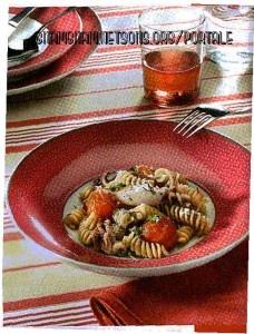 jb1lFsdbcYoJ7z Fusilli integrali con calamaretti e pomodori pachino