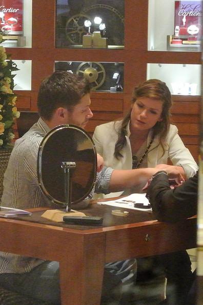 Roma: Jensen Ackles e Danneel Harris beccati a comprare carati