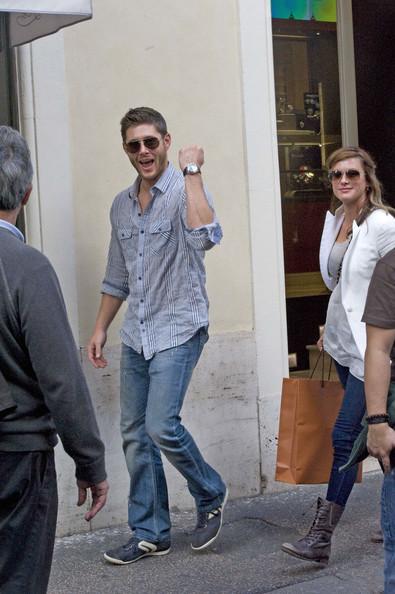 Roma: Jensen Ackles e Danneel Harris beccati a comprare carati