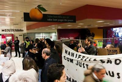 mayday Oporto occupa supermercato