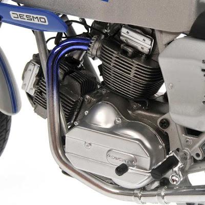 Ducati 900 SS 1977 Silver/Blue by Minichamps