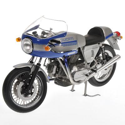 Ducati 900 SS 1977 Silver/Blue by Minichamps