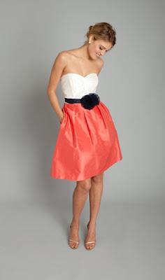 COREN MOORE.. una donna ed un vestito