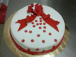 Torta con Rose Rosse