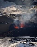 L'Eyjafjallajökull è un ghiacciaio dell'Islanda. Questo vulcano ha eruttato abbastanza frequentemente a partire dall'era glaciale.