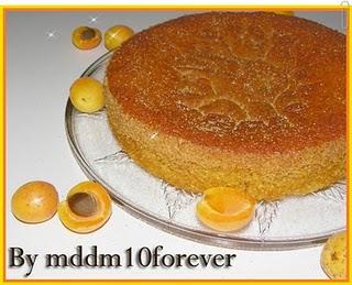 TORTA MORBIDA CON ALBICOCCHE E MANDORLE