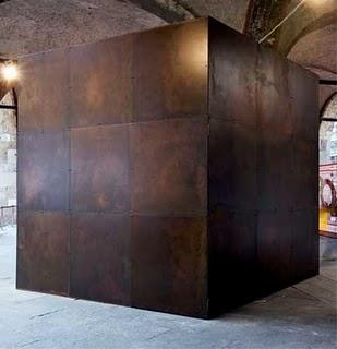 Michelangelo Pistoletto. Grande cubo specchiante - Luogo di riflessione e meditazione a Firenze