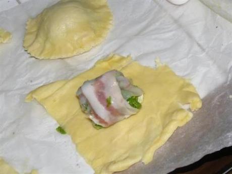 Raviolo di sfoglia con l'uovo di quaglia