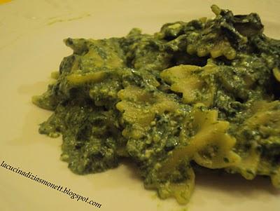 farfalline con spinaci e ricotta