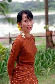 AAUNG SAN SUU KYI, STRADA PER LA LIBERTA'?