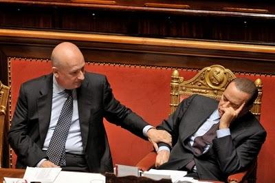Buonanotte Berlusconi: il premier addormentato in Senato