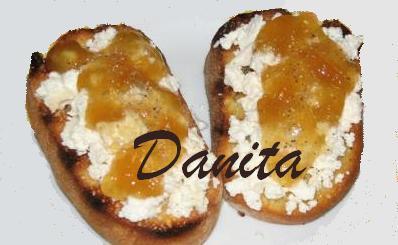 Bruschetta con ricotta salata e mostarda