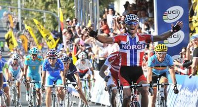 Mondiale Melbourne 2010. Hushovd lampo iridato; Pozzato medaglia e gambe di legno