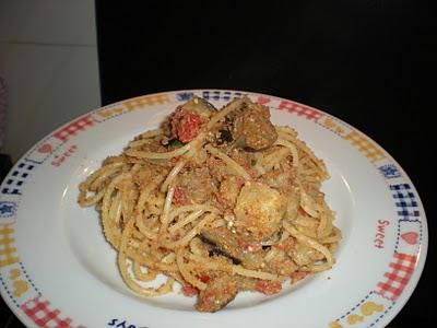 Spaghetti con Melanzane e Pane Fritto