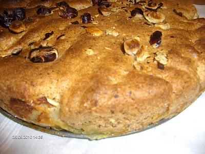 TORTA DI NOCCIOLE E MELE