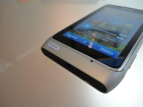 Nokia N8: le foto dell’unboxing