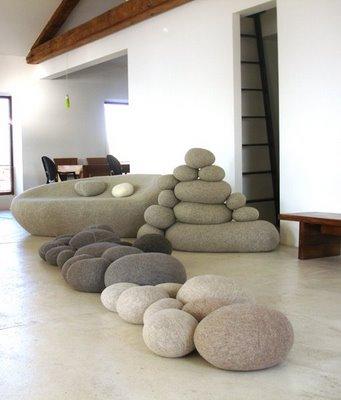 La rubrica di Dana: Livingstones e i cuscini a forma di roccia.