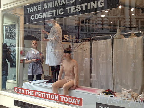 Campagna Lush: Fighting Animal Testing