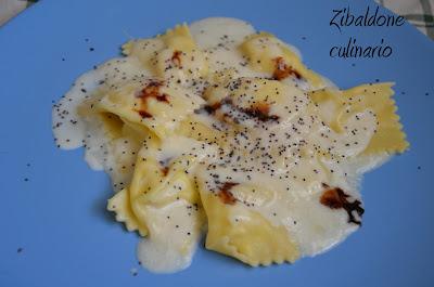 Ravioli di pere su fonduta di taleggio...per Quanti modi di fare e rifare....