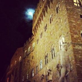 Firenze - Palazzo Vecchio e la luna