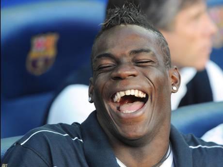 MARIO BALOTELLI AL PARTY CON 4 ESCORT