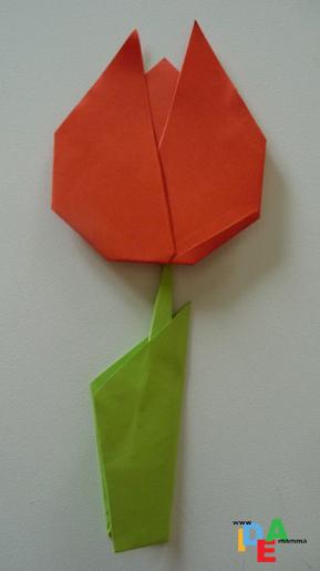 ORIGAMANDO… UN TULIPANO PER LA MAMMA