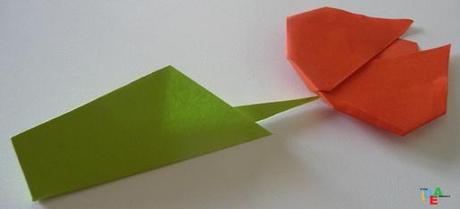 ORIGAMANDO… UN TULIPANO PER LA MAMMA