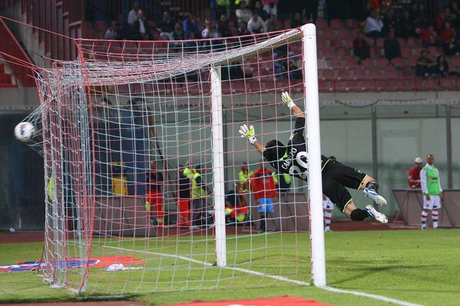 Serie A 36° Giornata: Buffon regala il pari al Lecce, Milan più vicino alla Juventus