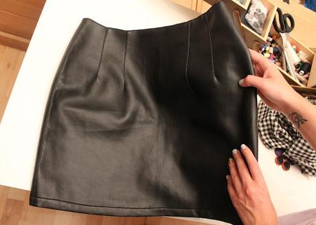 DIY Corso di sartoria: Gonna Moschino con inserti in pelle