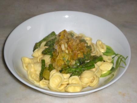 Orecchiette con asparagi