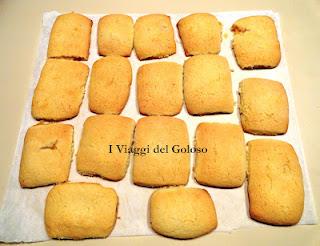 DOLCETTI DI FROLLA FARCITI CON MARMELLATA