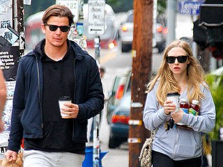 Josh Hartnett and Amanda Seyfried still ON!