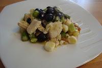 SPEZZATINO DI PESCE SPADA CON CIPOLLOTTI E ASPARAGI SPEZZATINO DI PESCE SPADA CON CIPOLLOTTI E ASPARAGI