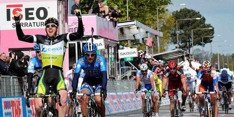 95° Giro D’Italia 3^ Tappa: Goss anticipa tutti, ma che caduta nel finale
