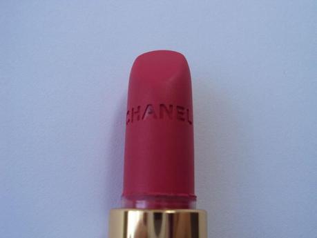 Review - Chanel Rouge Allure Velvet #37 L'Exubérante